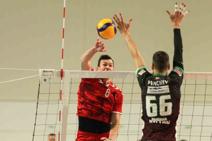 CEV CHALLENGE KUPASI: NEFTOHİMİK: 0 - SPOR TOTO: 3