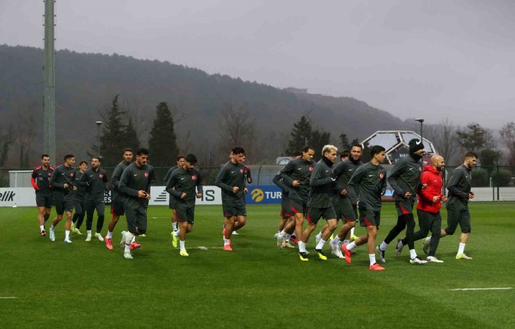 A MİLLİ FUTBOL TAKIMI, GALLER MAÇI HAZIRLIKLARIN SÜRDÜRDÜ