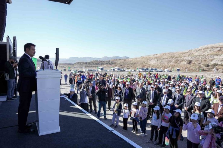 CUMHURİYET TARİHİNİN EN BÜYÜK MADEN REHABİLİTASYONU: 511 HEKTAR DOĞAYA KAZANDIRILIYOR