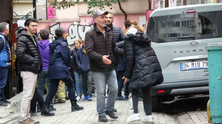 BEYOĞLU’NDA FECİ ÖLÜM: TAMİR ETMEYE ÇALIŞTIĞI ASANSÖR ÜZERİNE DÜŞTÜ