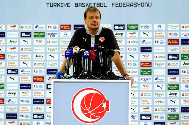 ERGİN ATAMAN: "AVRUPA BASKETBOLUNDA BU TİP PENCERE MAÇLARI HER TAKIM İÇİN ZOR GEÇİYOR"