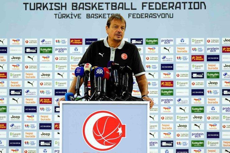 ERGİN ATAMAN: "AVRUPA BASKETBOLUNDA BU TİP PENCERE MAÇLARI HER TAKIM İÇİN ZOR GEÇİYOR"