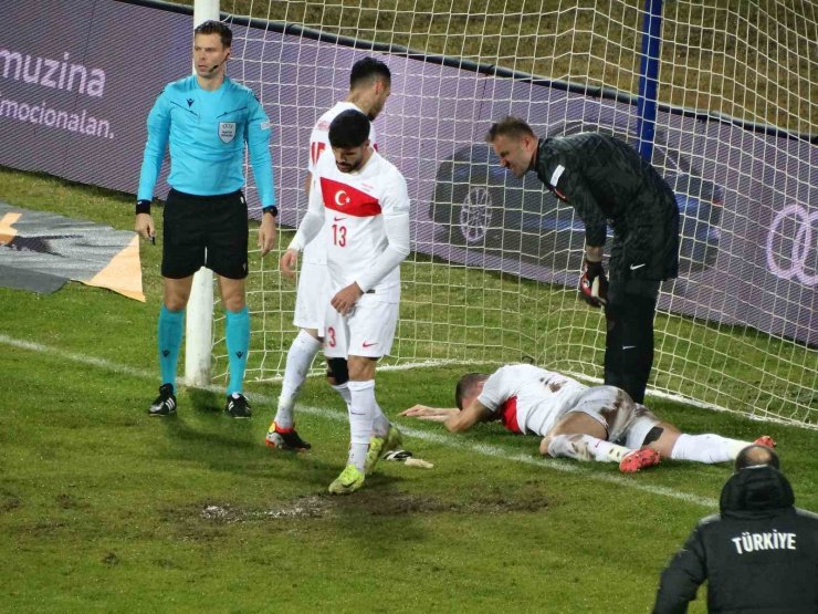 UEFA ULUSLAR LİGİ: KARADAĞ: 2 - TÜRKİYE: 1 (İLK YARI)