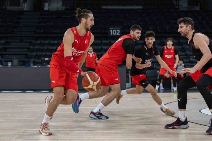 A MİLLİ ERKEK BASKETBOL TAKIMI, MACARİSTAN KARŞISINDA