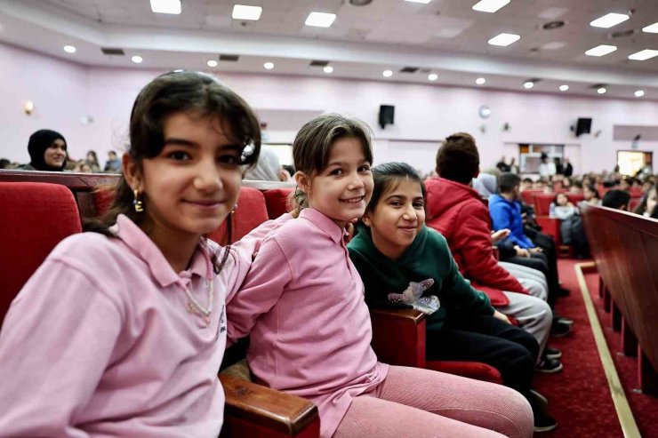 DÜNYA ÇOCUK HAKLARI GÜNÜ’NDE BAĞCILAR’DA ÇOCUK ŞURA’SI DÜZENLENDİ