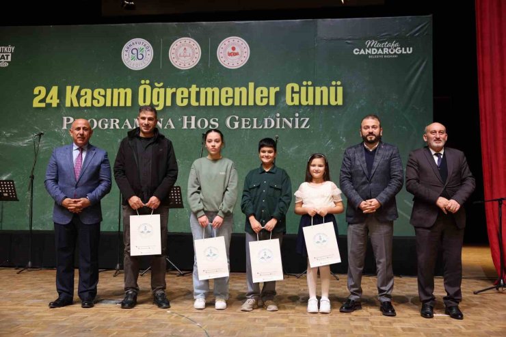 ARNAVUTKÖY’DE ÖĞRETMENLER GÜNÜ’NE ÖZEL ANLAMLI PROGRAM