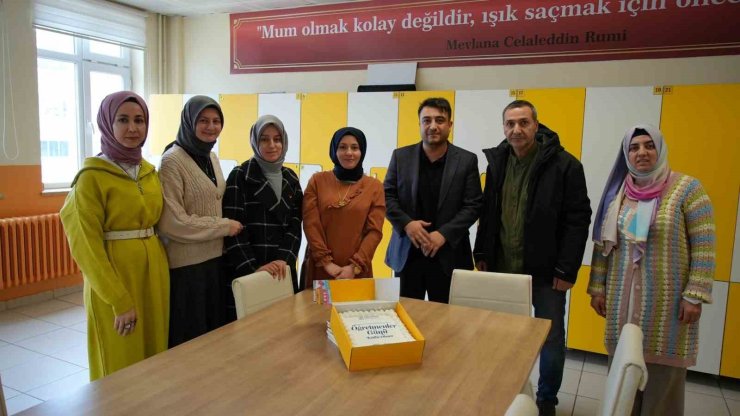 ARNAVUTKÖY’DE ÖĞRETMENLER GÜNÜ’NE ÖZEL ANLAMLI PROGRAM