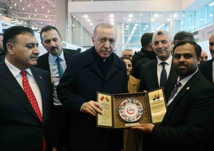 CUMHURBAŞKANI ERDOĞAN: "İNSANLIĞIN TÜM KURUMLARIYLA KAN KAYBETTİĞİ DÖNEMDEYİZ"