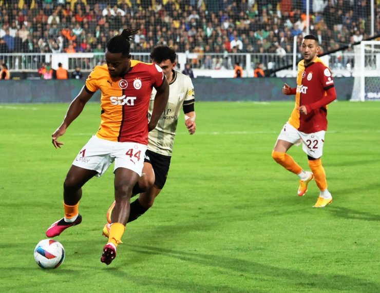 GALATASARAY’DAN LİG TARİHİNİN EN İYİ BAŞLANGIÇ REKORU