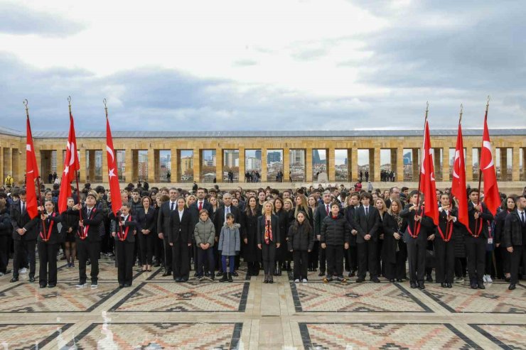 ’24 KASIM’ ÖNCESİ BAŞÖĞRETMEN ATATÜRK’E ANLAMLI ZİYARET