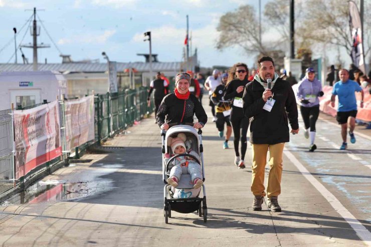 BAKIRKÖY’DE ÖĞRETMENLER GÜNÜ KOŞUSU DÜZENLENDİ