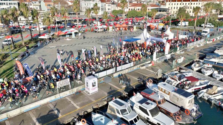 BAKIRKÖY’DE ÖĞRETMENLER GÜNÜ KOŞUSU DÜZENLENDİ