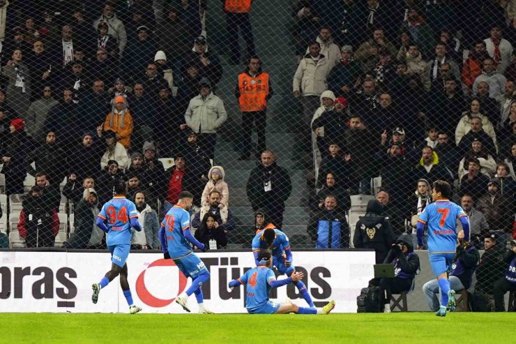 TRENDYOL SÜPER LİG: BEŞİKTAŞ: 2 - GÖZTEPE: 2 (İLK YARI)