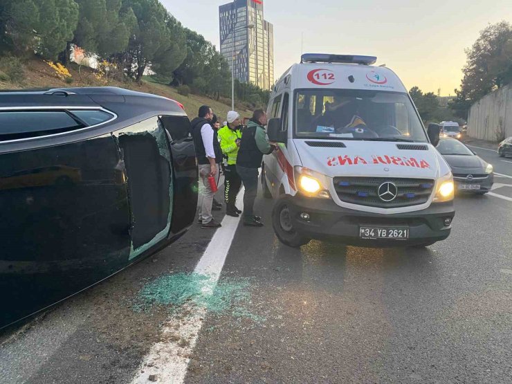 ÜMRANİYE’DE OTOMOBİL TAKLA ATTI: 1 YARALI