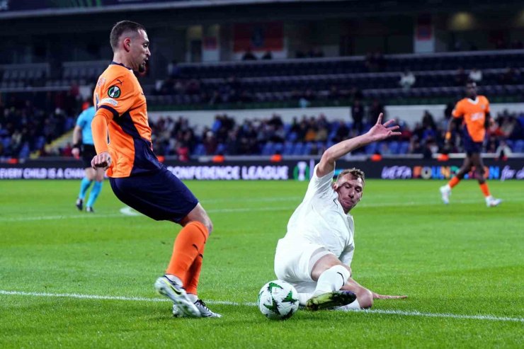 UEFA KONFERANS LİGİ: BAŞAKŞEHİR: 1 - PETROCUB: 0 (İLK YARI)