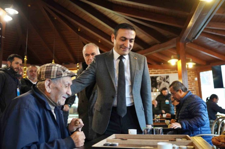 BEYOĞLU’NDA EMEKLİLER TAVLA TURNUVASI’NDA YARIŞTI