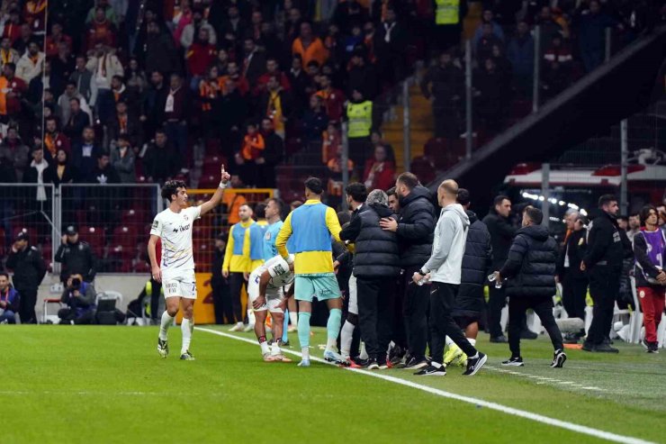 TRENDYOL SÜPER LİG: GALATASARAY: 2 - EYÜPSPOR: 2 (MAÇ SONUCU)