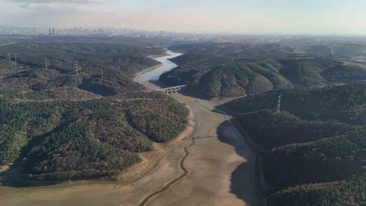 İSTANBUL’DA BARAJLAR ALARM VERİYOR: DOLULUK ORANI YÜZDE 28,13’E DÜŞTÜ