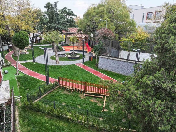 ÜSKÜDAR’DA PARKLAR YENİ YÜZÜYLE HİZMETE AÇILDI