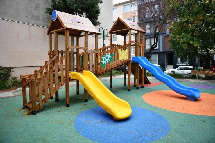 ÜSKÜDAR’DA PARKLAR YENİ YÜZÜYLE HİZMETE AÇILDI