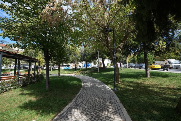 ÜSKÜDAR’DA PARKLAR YENİ YÜZÜYLE HİZMETE AÇILDI