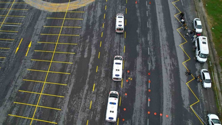 İSTANBUL’UN AMBULANS SÜRÜCÜLERİNİN ZORLU EĞİTİMİ, İSTEKLERİ İSE "DUYARLI OLUNMASI"