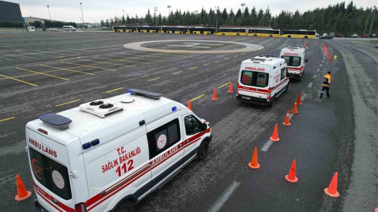 İSTANBUL’UN AMBULANS SÜRÜCÜLERİNİN ZORLU EĞİTİMİ, İSTEKLERİ İSE "DUYARLI OLUNMASI"