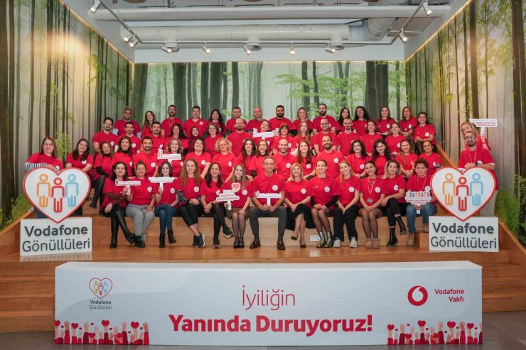 VODAFONE GÖNÜLLÜLERİ İYİLİĞİN YANINDA DURUYOR