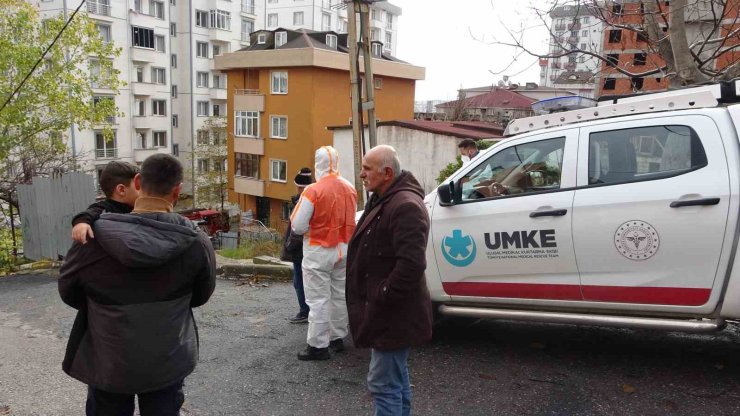 PENDİK’TE BARİYERLERE ÇARPAN TANKERDEN TUZ RUHU DÖKÜLDÜ