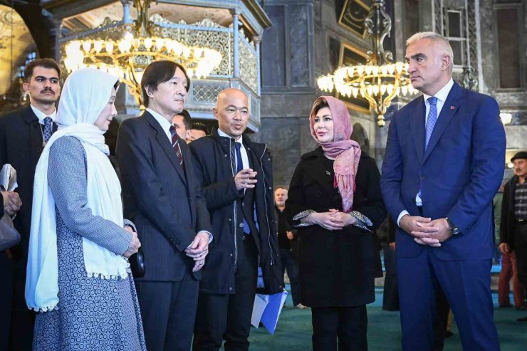 JAPONYA VELİAHT PRENS VE PRENSESİ, AYASOFYA-İ KEBİR CAMİİ ŞERİFİ’Nİ ZİYARET ETTİ