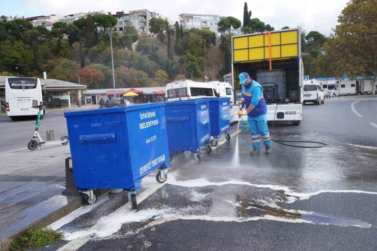 ÜSKÜDAR BELEDİYESİ TEMİZLİK ÇALIŞMALARINI YOĞUN BİR ŞEKİLDE SÜRDÜRÜYOR