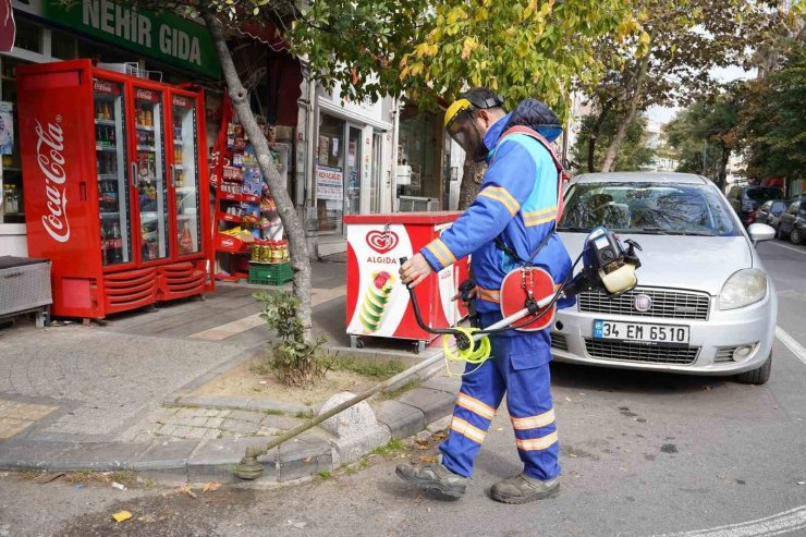 ÜSKÜDAR BELEDİYESİ TEMİZLİK ÇALIŞMALARINI YOĞUN BİR ŞEKİLDE SÜRDÜRÜYOR