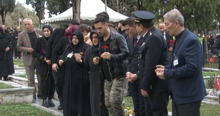 BEŞİKTAŞ’TAKİ TERÖR SALDIRISINDA ŞEHİT OLANLAR TÖRENLE ANILDI