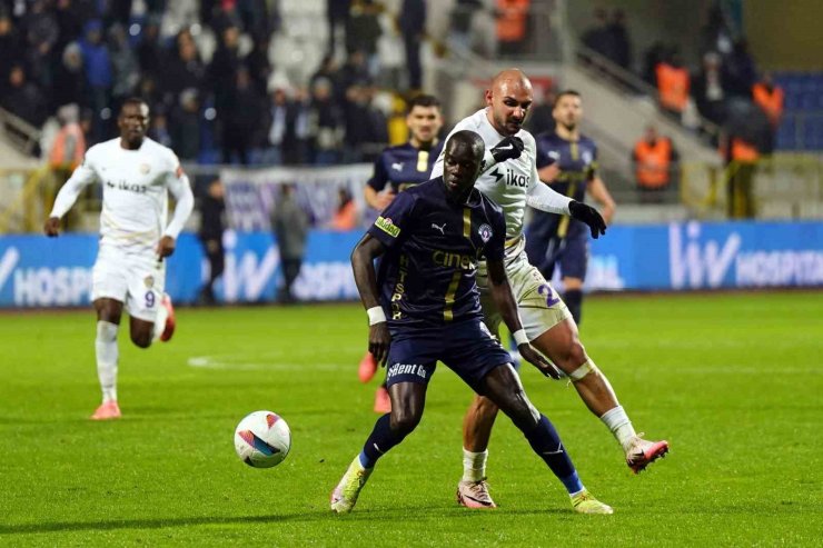 TRENDYOL SÜPER LİG: KASIMPAŞA: 2 - EYÜPSPOR: 0 (MAÇ SONUCU)