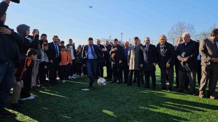 KAĞITHANE’DE ABİDE-İ HÜRRİYET SPOR SAHASI AÇILDI