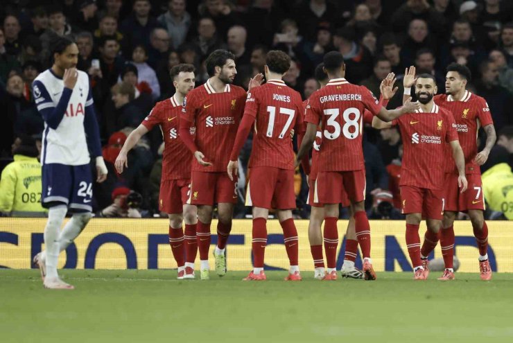 LİVERPOOL, TOTTENHAM ENGELİNİ 6 GOLLE AŞTI