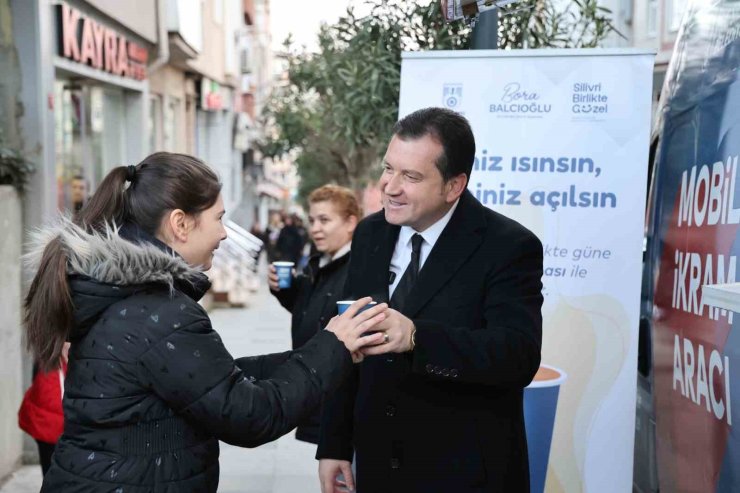 SİLİVRİ’DE ORTAOKUL ÖĞRENCİLERİNE SICAK ÇORBA İKRAMI BAŞLADI