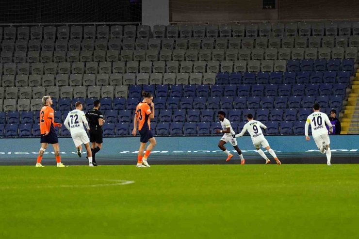 TRENDYOL SÜPER LİG: BAŞAKŞEHİR: 1 - KASIMPAŞA: 1 (MAÇ DEVAM EDİYOR)