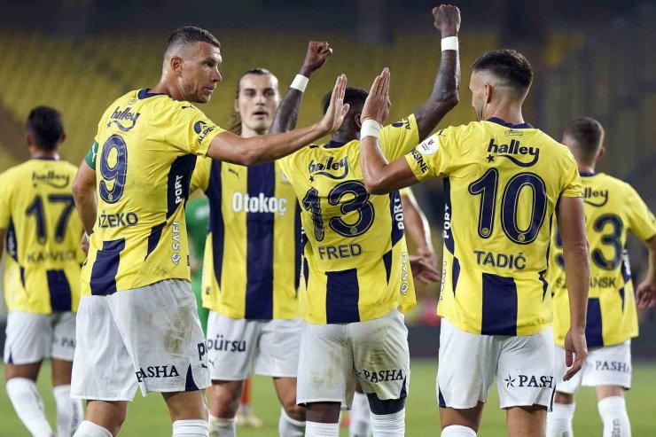 FENERBAHÇE LİGİN İLK YARISINDA GEÇTİĞİMİZ SEZONUN GERİSİNDE KALDI