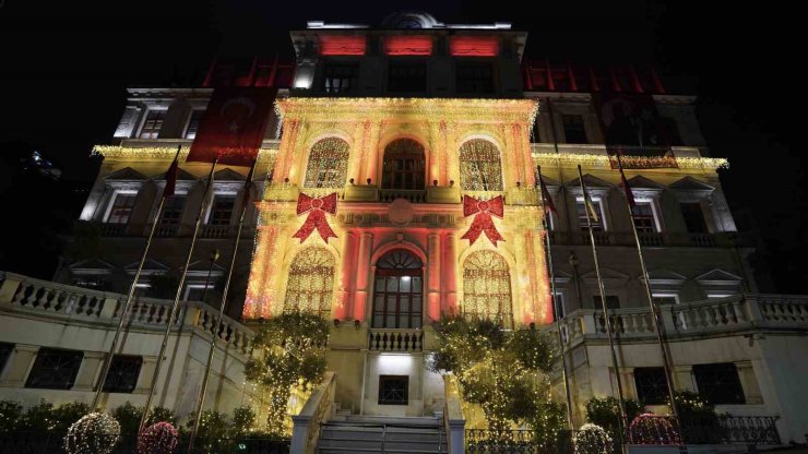 YENİ YILA HAZIRLANAN BEYOĞLU’NDA KARTPOSTALLIK GÖRÜNTÜLER