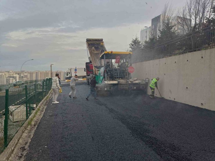 ESENYURT’TA KONFORLU ULAŞIM İÇİN YOLLAR YENİLENİYOR