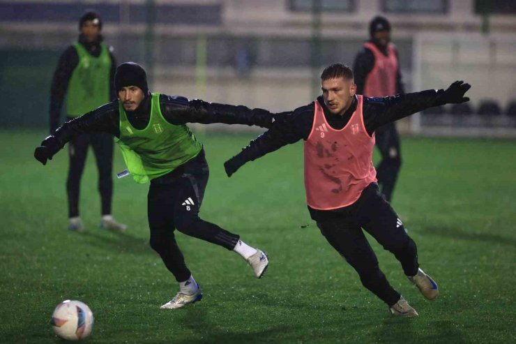 BEŞİKTAŞ’TA ÇAYKUR RİZESPOR MAÇI HAZIRLIKLARI SÜRÜYOR