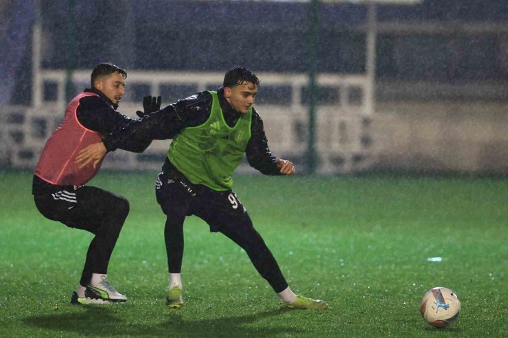 BEŞİKTAŞ’TA ÇAYKUR RİZESPOR MAÇI HAZIRLIKLARI SÜRÜYOR