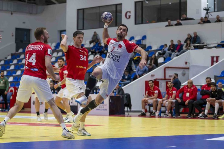 A MİLLİ ERKEK HENTBOL TAKIMI, GÜRCİSTAN’A 32-27 YENİLDİ