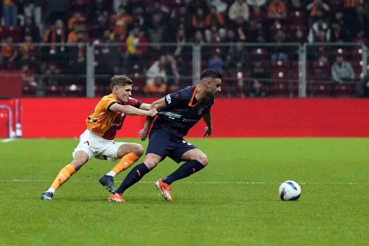 ZİRAAT TÜRKİYE KUPASI: GALATASARAY: 0 - BAŞAKŞEHİR: 1 (İLK YARI)