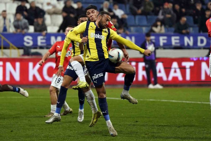 ZİRAAT TÜRKİYE KUPASI: KASIMPAŞA: 0 - FENERBAHÇE: 3 (İLK YARI)