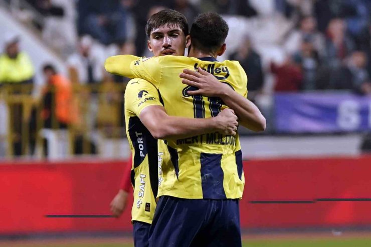 ZİRAAT TÜRKİYE KUPASI: KASIMPAŞA: 0 - FENERBAHÇE: 3 (İLK YARI)