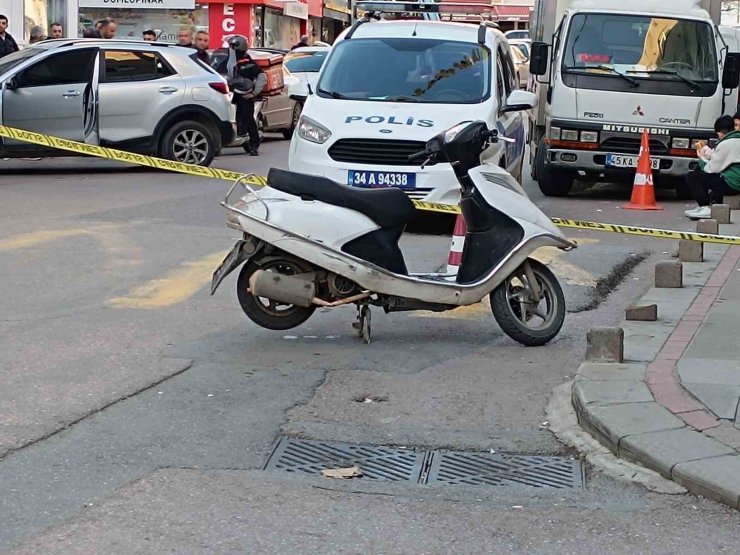 MAGANDANIN BÖYLESİ GÖRÜLMEDİ: MOTOSİKLETTE HEM KENDİNİ HEM ARKADAŞINI VURDU