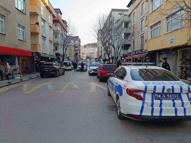 MAGANDANIN BÖYLESİ GÖRÜLMEDİ: MOTOSİKLETTE HEM KENDİNİ HEM ARKADAŞINI VURDU