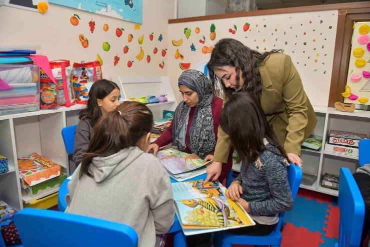 ESENYURT’TA EĞİTİMLE GÜÇLENEN KADINLAR BU KURSTA GELECEKLERİNE YÖN VERİYOR